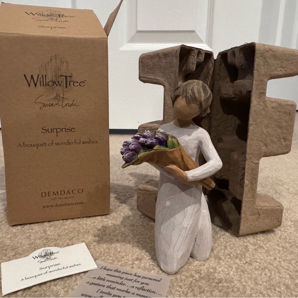 Willow Tree Surprise Figurine - White and Brown NEW
